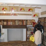 Questa che oggi è una biblioteca era l'aula della scuola di don Milani