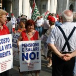 Pensionati in piazza contro il caro vita