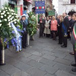L'omaggio alla stele