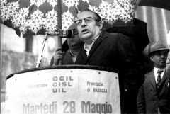 Riconoscimento cittadino a Franco Castrezzati, la voce del 28 maggio 1974