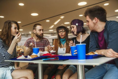 Adiconsum: giovani e alimentazione, un problema