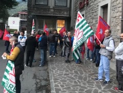 Alla Metalcam di Breno sciopero e presidio